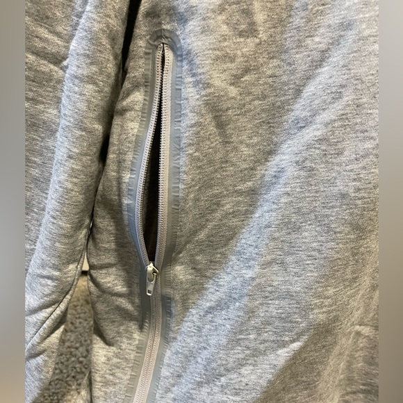 HUDSON pullover Hoodie - Picture 4 of 6